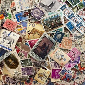 400 WORLD POSTAGE STAMPS used